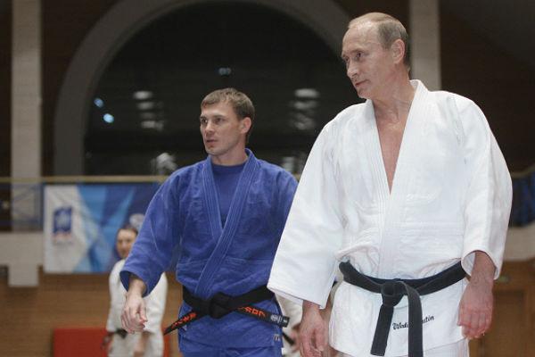 Какой пояс у Владимира Путина?