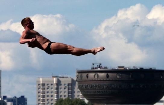 Прыжки в воду. Хайдайвер Артем Сильченко выиграл медаль чемпионата мира в Казани